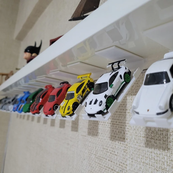 Gemini said Floating 1:64 Diecast "Waterfall" Wall Display